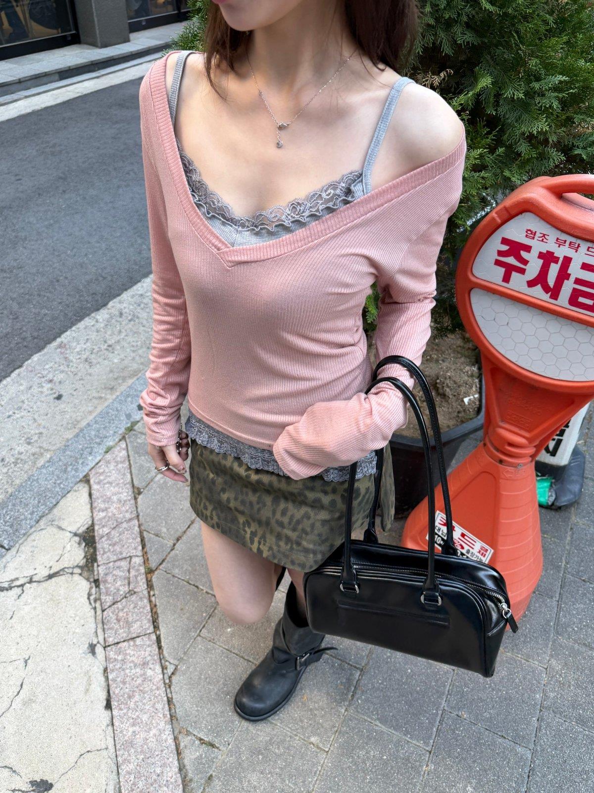 彈性V領坑條上衣